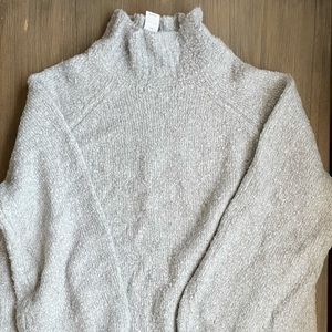 American eagle light grey sweater